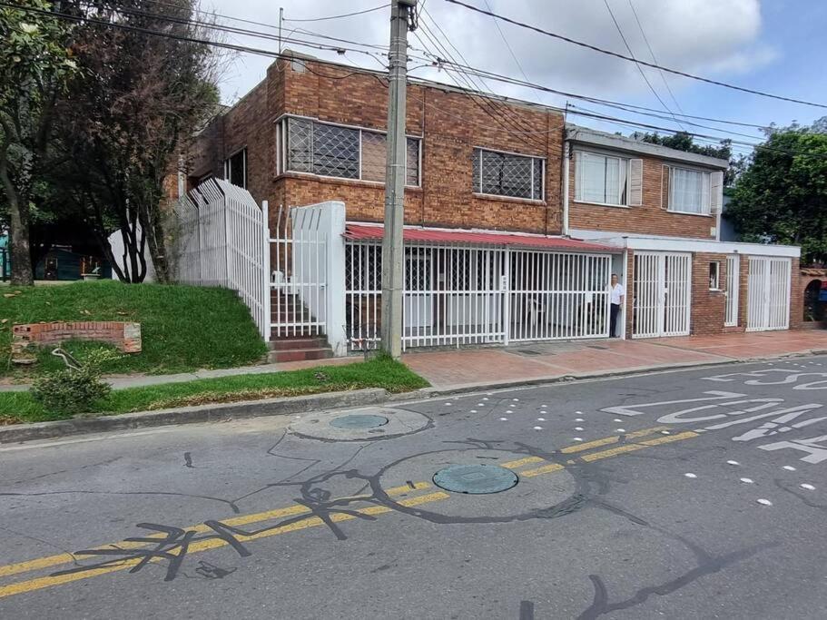 Apartamento Edificio Los Delfines Bogota Exterior photo